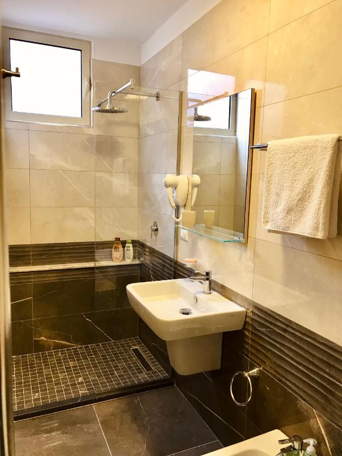 Home Away From Home Apartment Durrës Eksteriør billede