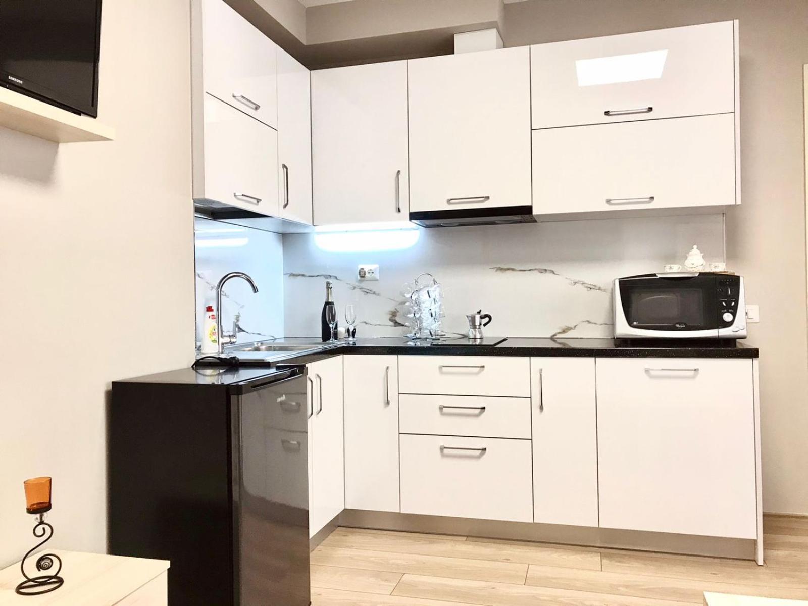 Home Away From Home Apartment Durrës Eksteriør billede
